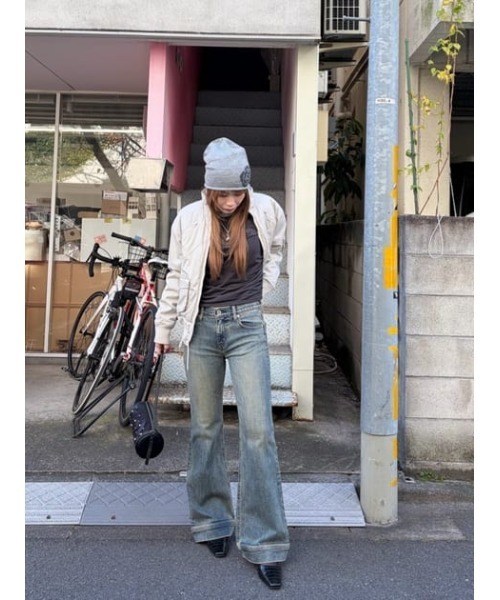 LAGUA GEM（ラグアジェム）の「LEDA LOW WAIST FLARE デニム（デニムパンツ・レディース・ブルー/ブラック・22inch/23inch/24inch/25inch/26inch）」の14枚目の写真