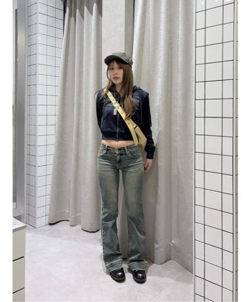 LAGUA GEM（ラグアジェム）の「LEDA LOW WAIST FLARE デニム（デニムパンツ・レディース・ブルー/ブラック・22inch/23inch/24inch/25inch/26inch）」の16枚目の写真