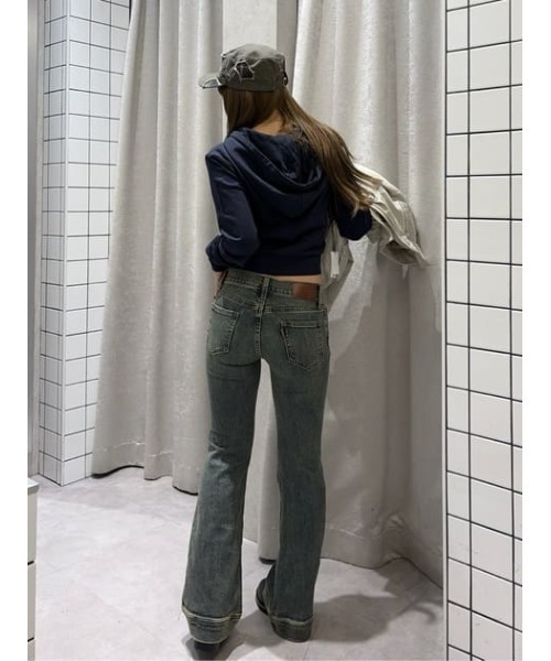 LAGUA GEM（ラグアジェム）の「LEDA LOW WAIST FLARE デニム（デニムパンツ・レディース・ブルー/ブラック・22inch/23inch/24inch/25inch/26inch）」の18枚目の写真