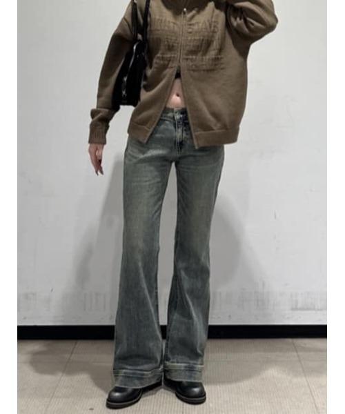 LAGUA GEM（ラグアジェム）の「LEDA LOW WAIST FLARE デニム（デニムパンツ・レディース・ブルー/ブラック・22inch/23inch/24inch/25inch/26inch）」の21枚目の写真