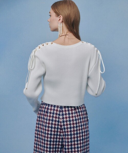 LOULOU WILLOUGHBY(ルルウィルビー)の「【LOULOU WILLOUGHBY】レースアップショルダープルオーバー(ニット/セーター・レディース・レッド系その他/ダークブルー/オフホワイト・2)」の7枚目の写真