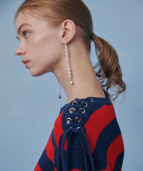 LOULOU WILLOUGHBY(ルルウィルビー)の「【LOULOU WILLOUGHBY】レースアップショルダープルオーバー(ニット/セーター・レディース・レッド系その他/ダークブルー/オフホワイト・2)」の17枚目の写真