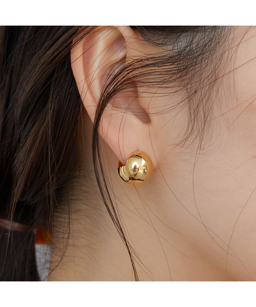 BYWEEKEND（バイウィーケンド）の「14mm ball touch earring（ピアス（両耳用）・レディース・ゴールド/シルバー・FREE）」の2枚目の写真