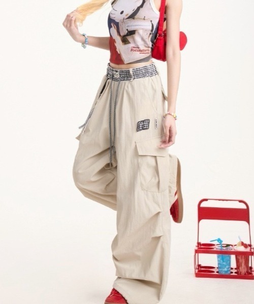 almo（アルモ）の「【LAMPOON】レイヤードウエストカーゴパンツ（カーゴパンツ・レディース・ベージュ/ブラック・SMALL/LARGE/MEDIUM）」の6枚目の写真
