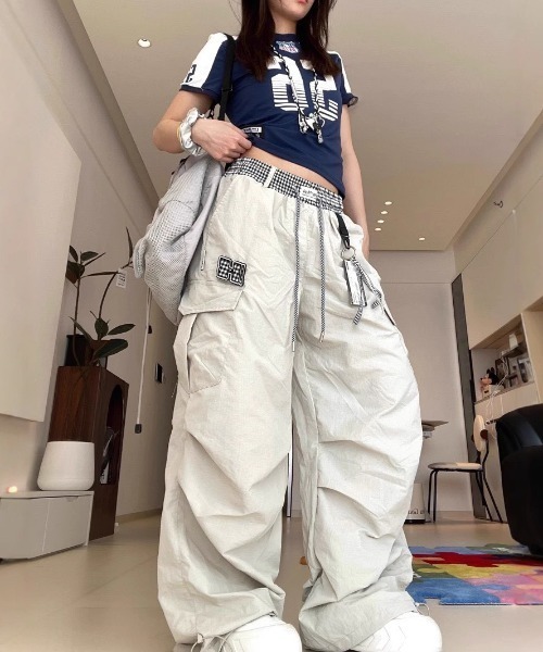 almo（アルモ）の「【LAMPOON】レイヤードウエストカーゴパンツ（カーゴパンツ・レディース・ベージュ/ブラック・SMALL/LARGE/MEDIUM）」の10枚目の写真