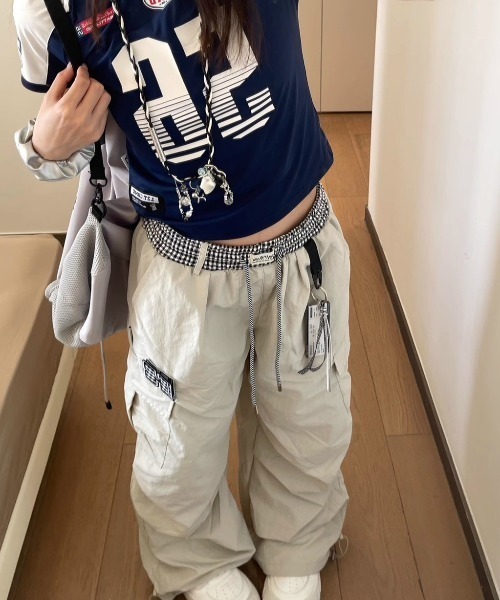 almo（アルモ）の「【LAMPOON】レイヤードウエストカーゴパンツ（カーゴパンツ・レディース・ベージュ/ブラック・SMALL/LARGE/MEDIUM）」の11枚目の写真