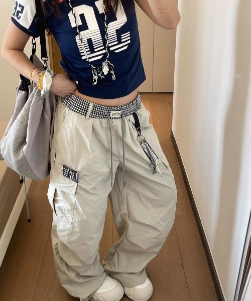 almo（アルモ）の「【LAMPOON】レイヤードウエストカーゴパンツ（カーゴパンツ・レディース・ベージュ/ブラック・SMALL/LARGE/MEDIUM）」の12枚目の写真