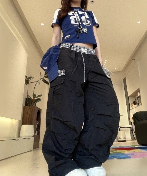 almo（アルモ）の「【LAMPOON】レイヤードウエストカーゴパンツ（カーゴパンツ・レディース・ベージュ/ブラック・SMALL/LARGE/MEDIUM）」の19枚目の写真