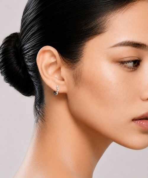 Lyvi(ライビィ)の「Luce Texture Hoop Pierce / 金属アレルギー対応(ピアス(両耳用)・レディース・シルバー/ゴールド・FREE)」の12枚目の写真