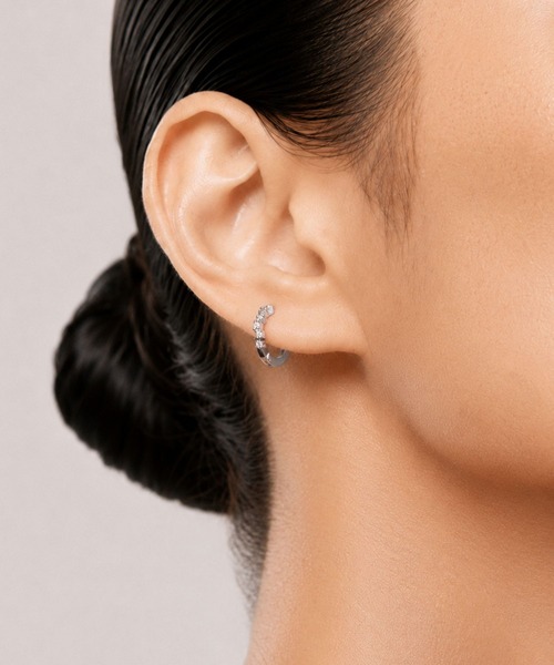 Lyvi(ライビィ)の「Luce Texture Hoop Pierce / 金属アレルギー対応(ピアス(両耳用)・レディース・シルバー/ゴールド・FREE)」の13枚目の写真