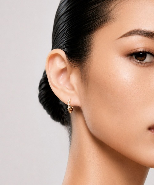 Lyvi(ライビィ)の「Luce Texture Hoop Pierce / 金属アレルギー対応(ピアス(両耳用)・レディース・シルバー/ゴールド・FREE)」の7枚目の写真