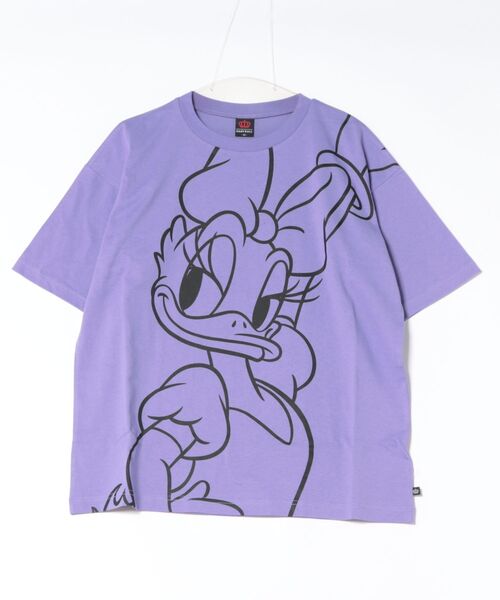 Disney(ディズニー)の「親子お揃い ディズニー WEB限定 BIGフェイスTシャツ 1329A(Tシャツ/カットソー・レディース・その他9/ブラック×レッド/ホワイト×ブルー/その他26・ユニセックスS/ユニセックスM/ユニセックスL/ユニセックスXL)」の4枚目の写真