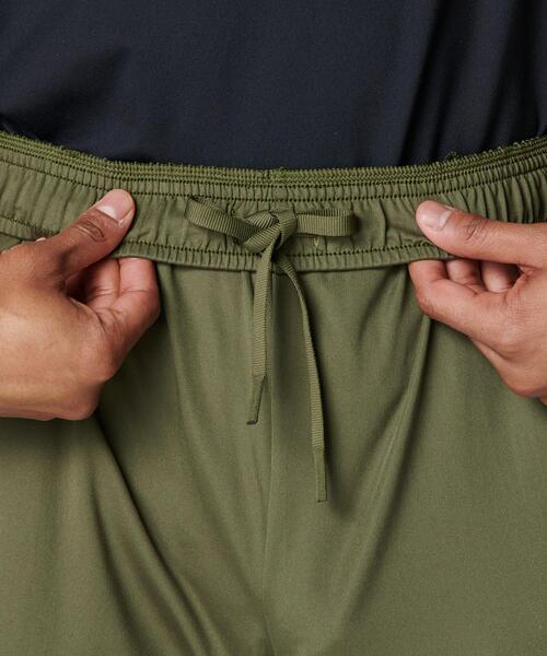 UNDER ARMOUR(アンダーアーマー)の「UAモチベート ニット ショーツ(トレーニング/メンズ)(その他パンツ・メンズ・カーキ・L/M/XL/2XL/S)」の5枚目の写真