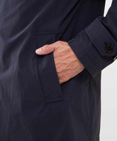 MEN'S MELROSE(メンズメルローズ)の「《WEB限定》4WAYクロスバルカラーコート | 軽量 / 撥水 / ストレッチ / 防シワ(ステンカラーコート・メンズ・ベージュ/ネイビー・3/4/5)」の8枚目の写真
