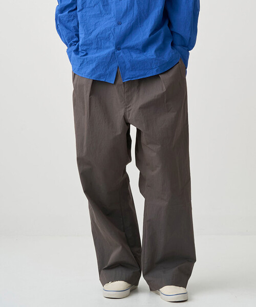 ORCIVAL(オーシバル)の「ORCIVAL | コットンナイロンツイル ワイドイージーパンツ MEN(その他パンツ・メンズ・アイボリー/チャコール/オリーブ・3/4/5)」の1枚目の写真