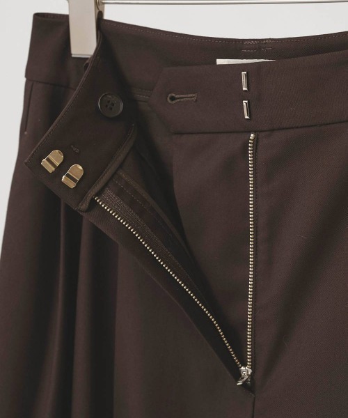 TODAYFUL(トゥデイフル)の「TODAYFUL Lightweight Tuck Trousers ライトウェイトタックトラウザーズ/12610723(その他パンツ・レディース・ダークブラウン/ブラック・36/38)」の13枚目の写真