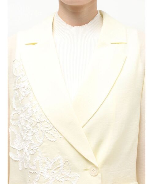 MERCURYDUO（マーキュリーデュオ）の「フラワーエンブロイダリーシアージャケット（テーラードジャケット・レディース・イエロー/グレー・FREE）」の9枚目の写真