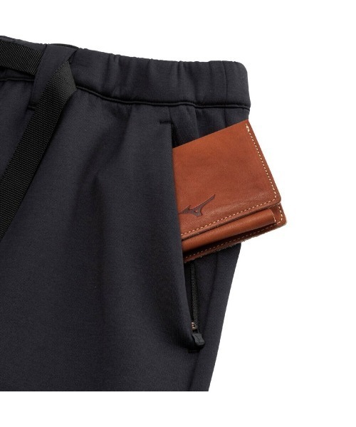 MIZUNO(ミズノ )の「MIZUNO LOOSE-FIT SWEATPANTS(ミズノ ルーズフィットスウェットパンツ)(スウェットパンツ・メンズ・ブラック系/ブルー系・MEDIUM/X-LARGE/LARGE)」の12枚目の写真