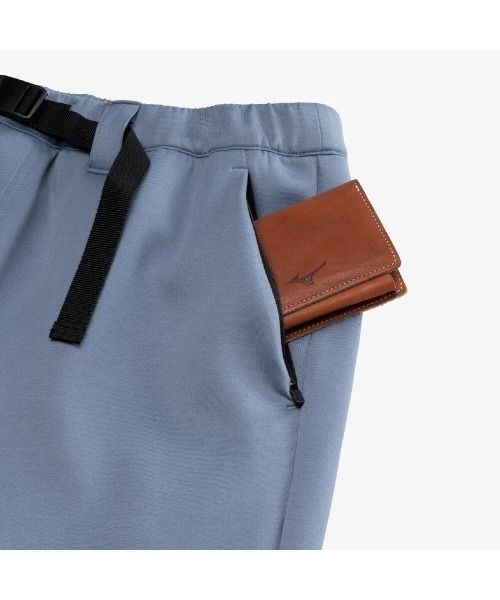 MIZUNO(ミズノ )の「MIZUNO LOOSE-FIT SWEATPANTS(ミズノ ルーズフィットスウェットパンツ)(スウェットパンツ・メンズ・ブラック系/ブルー系・MEDIUM/X-LARGE/LARGE)」の6枚目の写真