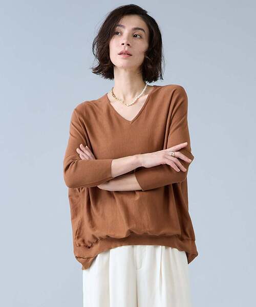 Liesse（リエス）の「【定番】Vネックドルマンニット（ニット/セーター・レディース・ネイビー/ブラウン/ライトブルー・FREE）」の2枚目の写真