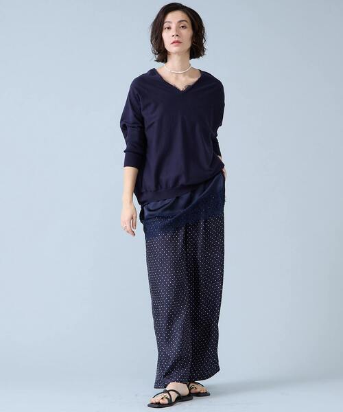 Liesse（リエス）の「【定番】Vネックドルマンニット（ニット/セーター・レディース・ネイビー/ブラウン/ライトブルー・FREE）」の4枚目の写真