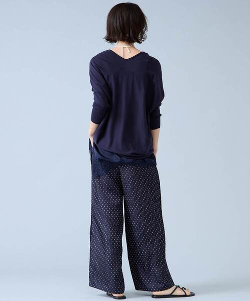 Liesse（リエス）の「【定番】Vネックドルマンニット（ニット/セーター・レディース・ネイビー/ブラウン/ライトブルー・FREE）」の8枚目の写真