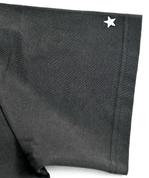 CONVERSE（コンバース）の「『CONVERSE/コンバース』フライスシューズEMB TEE（Tシャツ/カットソー・メンズ・ブラック系/ホワイト・M/L/LL）」の6枚目の写真