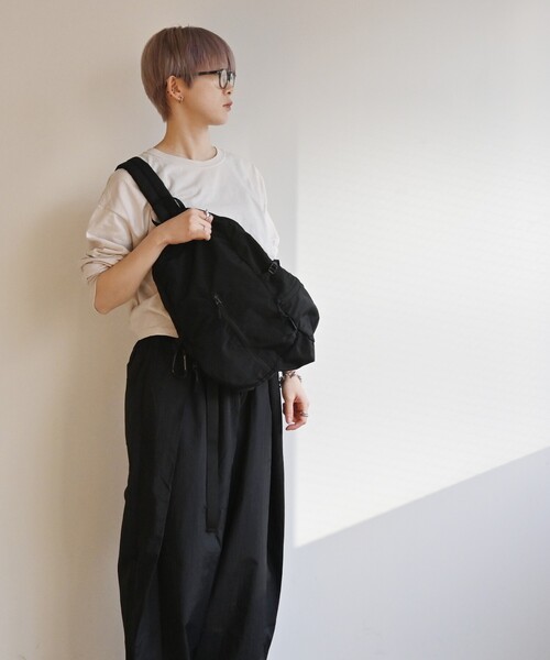 NoiR/ノアール（ノアール）の「【NoiR/ノワール】Lightslingbag/ライトスリングバッグ/N26002/ユニセックス（ボディバッグ/ウエストポーチ・メンズ・ブラック系その他2/ブラック系その他・フリー）」の16枚目の写真