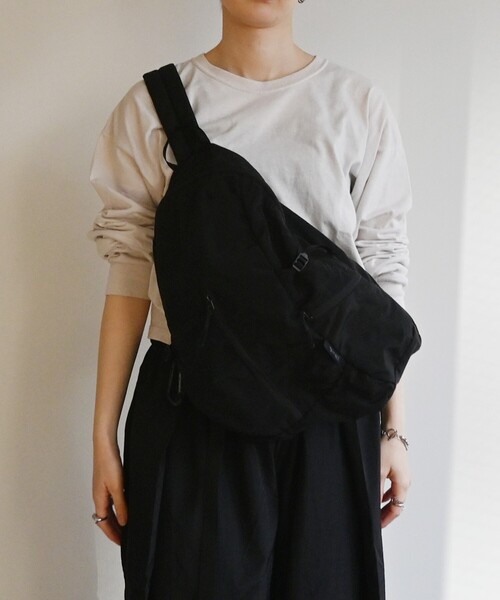 NoiR/ノアール（ノアール）の「【NoiR/ノワール】Lightslingbag/ライトスリングバッグ/N26002/ユニセックス（ボディバッグ/ウエストポーチ・メンズ・ブラック系その他2/ブラック系その他・フリー）」の14枚目の写真