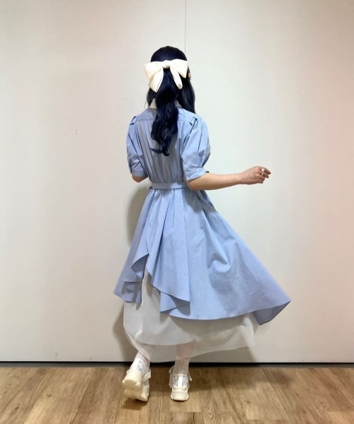 F i.n.t(フィント)の「バックラッフルストライプシャツワンピース/fint フィント(シャツワンピース・レディース・ベージュ/ライトブルー・FREE)」の11枚目の写真
