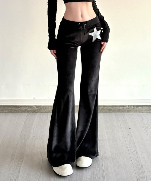 NANEA(ナネア)の「星柄プリントベロアフレアパンツ(スウェットパンツ・レディース・ブラック・LARGE/MEDIUM)」の19枚目の写真