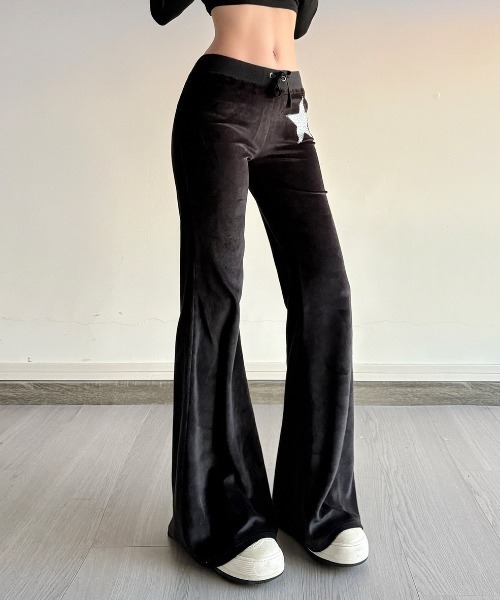 NANEA(ナネア)の「星柄プリントベロアフレアパンツ(スウェットパンツ・レディース・ブラック・LARGE/MEDIUM)」の18枚目の写真