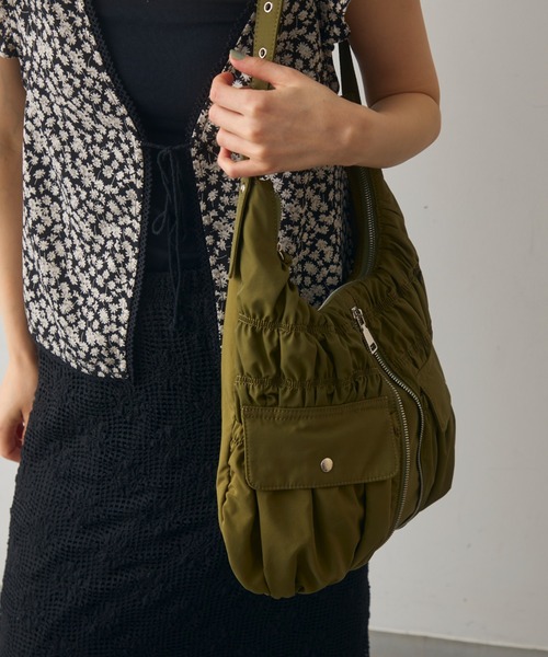 Crisp（クリスプ）の「2ポケットシャーリングショルダーバッグ（ショルダーバッグ・レディース・ブラック/カーキ・FREE）」の21枚目の写真