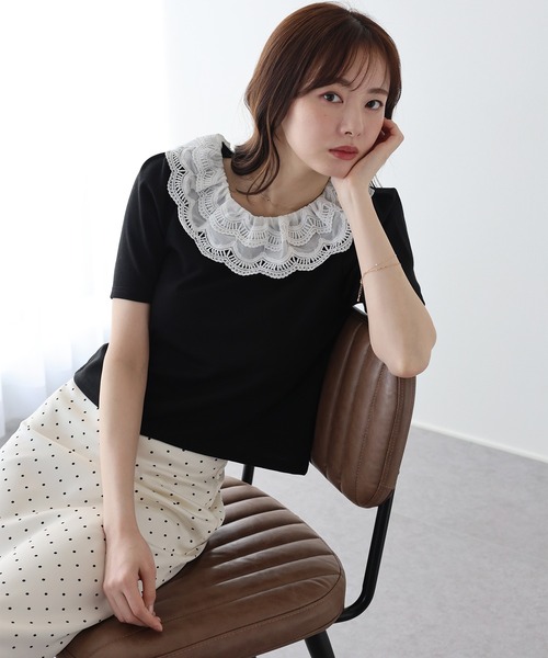 BLUEEAST(ブルーイースト)の「エンブロイダリーレースカットソー(Tシャツ/カットソー・レディース・ブラック/アイボリー・MEDIUM)」の2枚目の写真