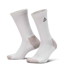 ACG（エィシージー）の「ナイキ ACG エブリデイ エレベーテッド クルー ソックス (1足) / Nike ACG Everyday Elevated Crew Socks (1 Pair) IH8647-025 Photon Dust（ソックス/靴下）」
