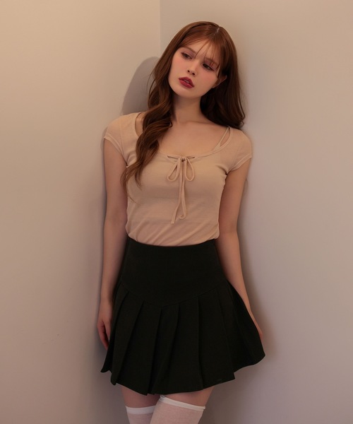 M DOLLY(エムドリー)の「High waist emmy pleats mini skirt / ハイウエストエミープリーツミニスカート(スカート・レディース・ベージュ/ブラック・S/M)」の8枚目の写真