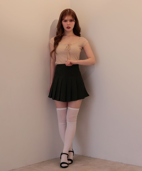 M DOLLY(エムドリー)の「High waist emmy pleats mini skirt / ハイウエストエミープリーツミニスカート(スカート・レディース・ベージュ/ブラック・S/M)」の9枚目の写真