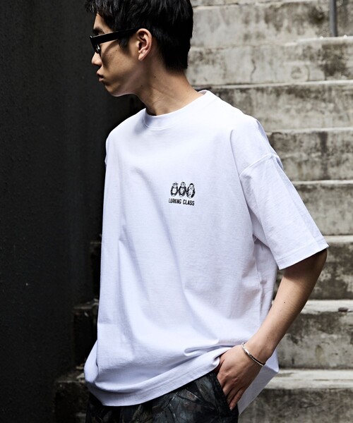 LURKING CLASS(ラーキングクラス)の「LURKING CLASS/ラーキングクラス 限定展開 LURKING CLASS×FREAK'S STORE 別注 ヴィンテージ加工 プリント Tシャツ / LIV3(Tシャツ/カットソー・メンズ・ホワイト/ブラック・MEDIUM/LARGE/X-LARGE)」の15枚目の写真