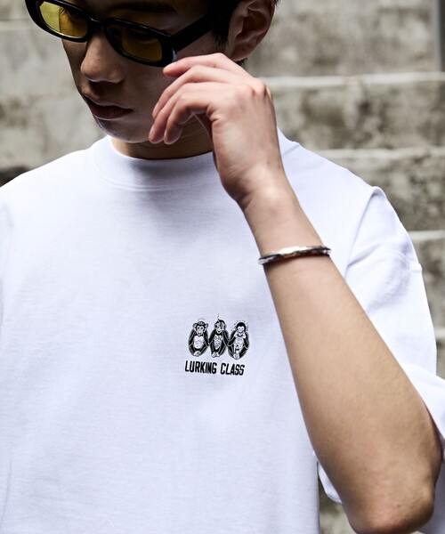 LURKING CLASS(ラーキングクラス)の「LURKING CLASS/ラーキングクラス 限定展開 LURKING CLASS×FREAK'S STORE 別注 ヴィンテージ加工 プリント Tシャツ / LIV3(Tシャツ/カットソー・メンズ・ホワイト/ブラック・MEDIUM/LARGE/X-LARGE)」の18枚目の写真