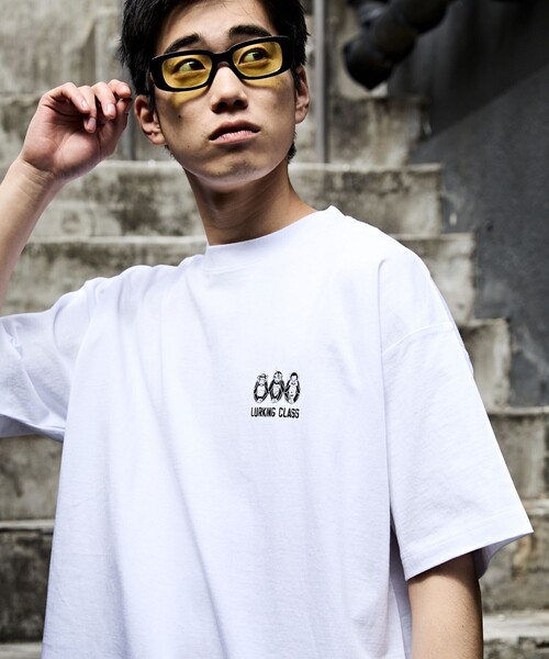 LURKING CLASS(ラーキングクラス)の「LURKING CLASS/ラーキングクラス 限定展開 LURKING CLASS×FREAK'S STORE 別注 ヴィンテージ加工 プリント Tシャツ / LIV3(Tシャツ/カットソー・メンズ・ホワイト/ブラック・MEDIUM/LARGE/X-LARGE)」の19枚目の写真