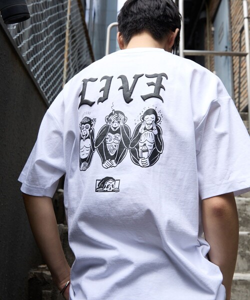 LURKING CLASS(ラーキングクラス)の「LURKING CLASS/ラーキングクラス 限定展開 LURKING CLASS×FREAK'S STORE 別注 ヴィンテージ加工 プリント Tシャツ / LIV3(Tシャツ/カットソー・メンズ・ホワイト/ブラック・MEDIUM/LARGE/X-LARGE)」の22枚目の写真