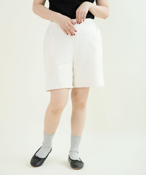 CHILD WOMAN(チャイルドウーマン)の「30/10裏毛ショートパンツ(セットアップ対応)(スウェットパンツ・レディース・アイボリー・FREE)」の1枚目の写真