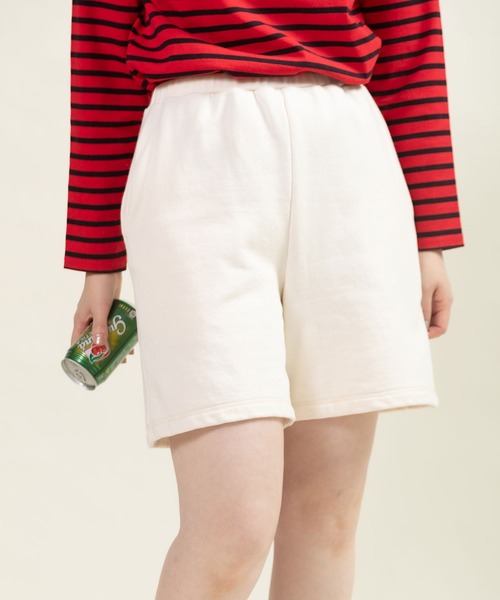 CHILD WOMAN(チャイルドウーマン)の「30/10裏毛ショートパンツ(セットアップ対応)(スウェットパンツ・レディース・アイボリー・FREE)」の2枚目の写真