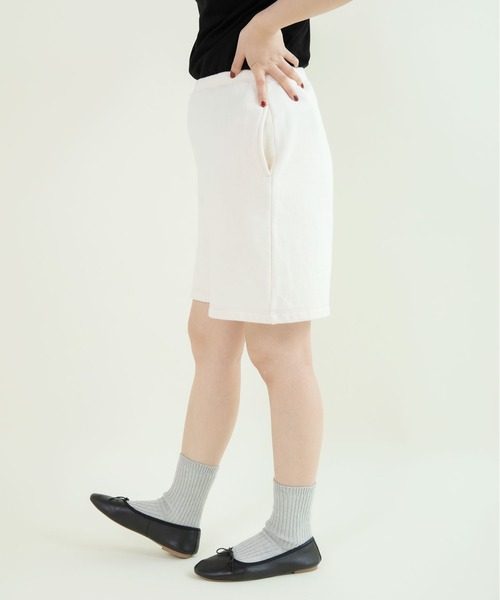 CHILD WOMAN(チャイルドウーマン)の「30/10裏毛ショートパンツ(セットアップ対応)(スウェットパンツ・レディース・アイボリー・FREE)」の10枚目の写真