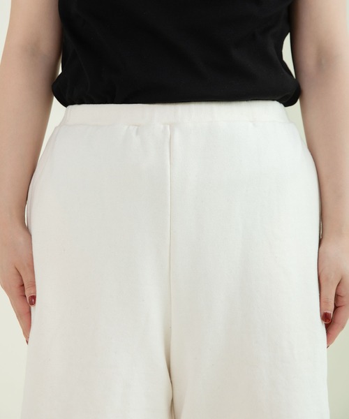 CHILD WOMAN(チャイルドウーマン)の「30/10裏毛ショートパンツ(セットアップ対応)(スウェットパンツ・レディース・アイボリー・FREE)」の20枚目の写真