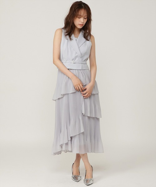 AND COUTURE（アンドクチュール）の「ベストレイヤード消しプリーツワンピース（ワンピース・レディース・ブラック/サックスブルー/オフホワイト/ピンク/ベージュ・FREE）」の4枚目の写真