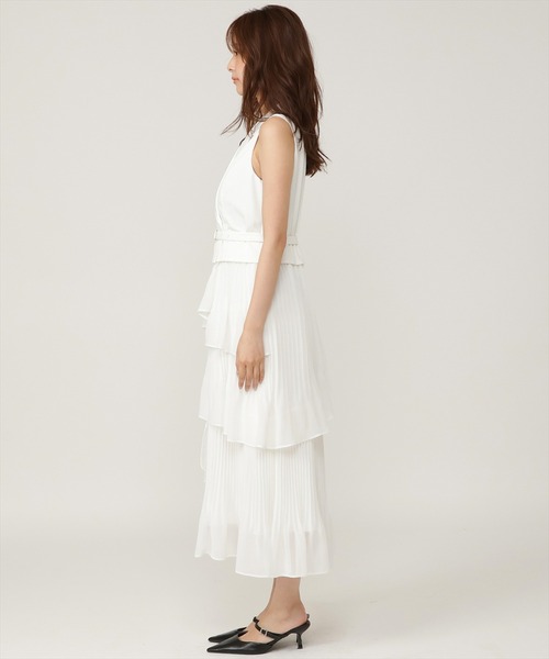 AND COUTURE（アンドクチュール）の「ベストレイヤード消しプリーツワンピース（ワンピース・レディース・ブラック/サックスブルー/オフホワイト/ピンク/ベージュ・FREE）」の7枚目の写真