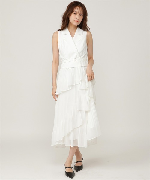 AND COUTURE（アンドクチュール）の「ベストレイヤード消しプリーツワンピース（ワンピース・レディース・ブラック/サックスブルー/オフホワイト/ピンク/ベージュ・FREE）」の6枚目の写真