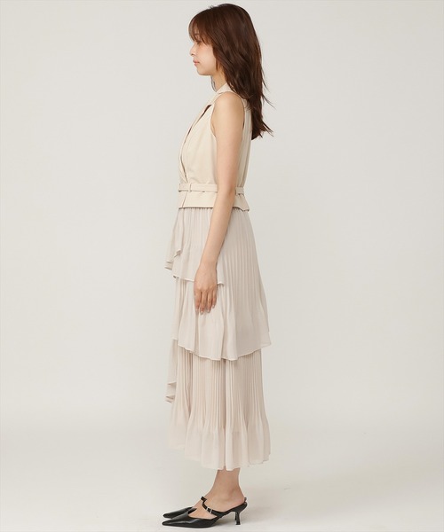 AND COUTURE（アンドクチュール）の「ベストレイヤード消しプリーツワンピース（ワンピース・レディース・ブラック/サックスブルー/オフホワイト/ピンク/ベージュ・FREE）」の19枚目の写真