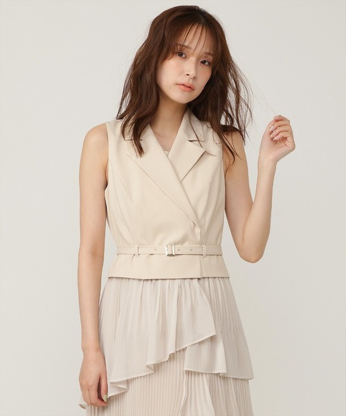 AND COUTURE（アンドクチュール）の「ベストレイヤード消しプリーツワンピース（ワンピース・レディース・ブラック/サックスブルー/オフホワイト/ピンク/ベージュ・FREE）」の21枚目の写真